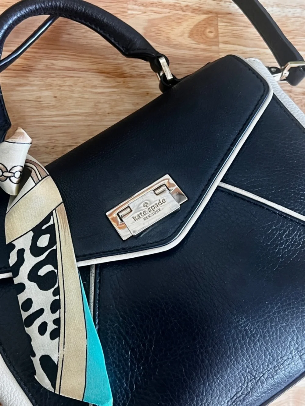 Kate Spade Crossbody Bag Top-Handle Purse Satchel w Scarf Accent Laurel Wesley - Picture 3 of 12